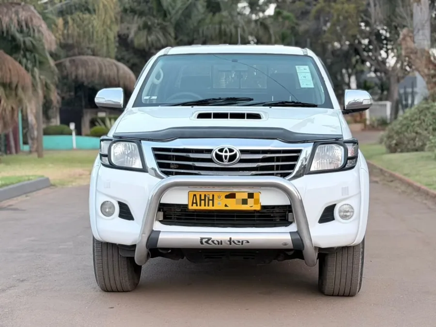 Toyota Hilux 2013 Double Cab with Bull Bar