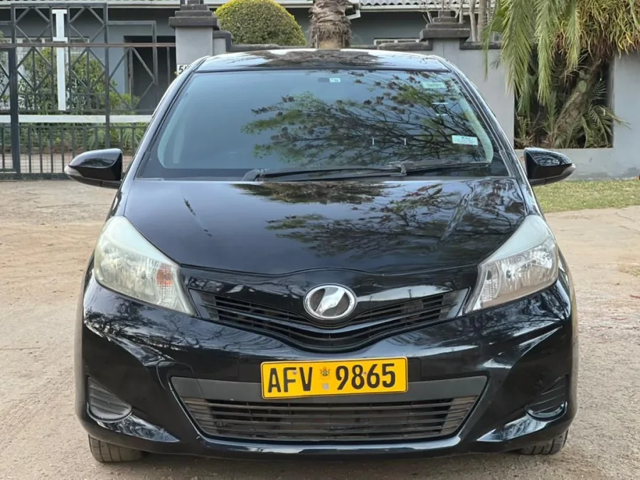 Toyota Vitz 2012 Black Hatchback