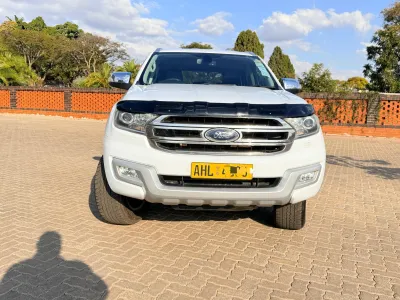 Ford Everest 2018, 14,320 km, white SUV, Harare
