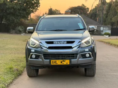 2019 Isuzu MU-X Grey SUV - 14,230 km