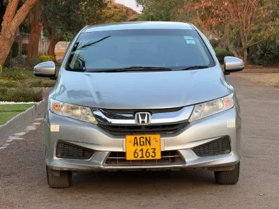 2017 Honda Grace Hybrid Sedan – Silver, Low Mileage, Harare