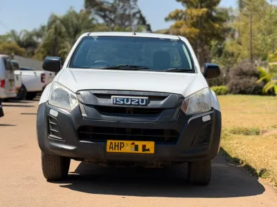2018 Isuzu KB Single Cab Pickup - 24,384 km - USD 17,000