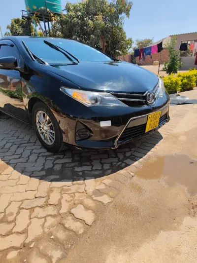 2013 Toyota Auris Automatic Hatchback – 53,621 km