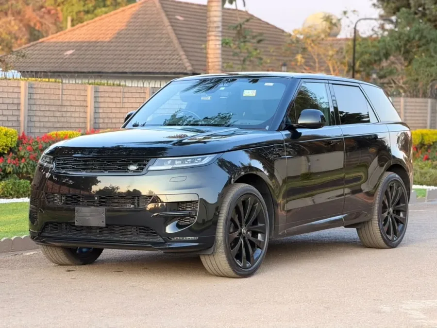 2024 Range Rover Velar Black Automatic SUV – 90,000 km