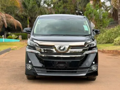 2018 Toyota Vellfire Black 1,777 km – USD 30,000