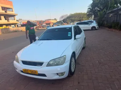 2007 Toyota Altezza Automatic Sedan – 1,324 km