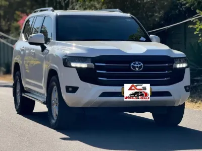 2023 Toyota Landcruiser 300 gxr