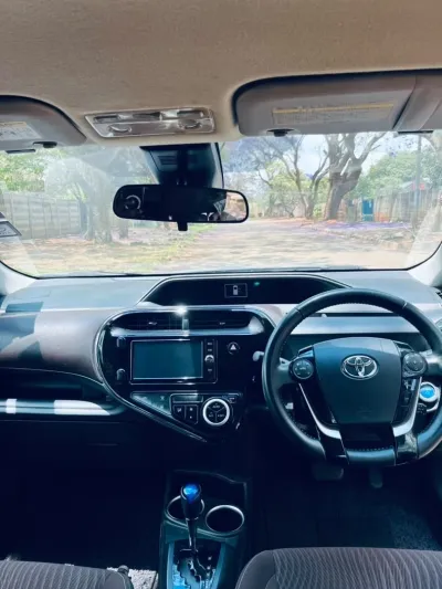 2017 Toyota Aqua Hybrid Automatic – 141,000 km