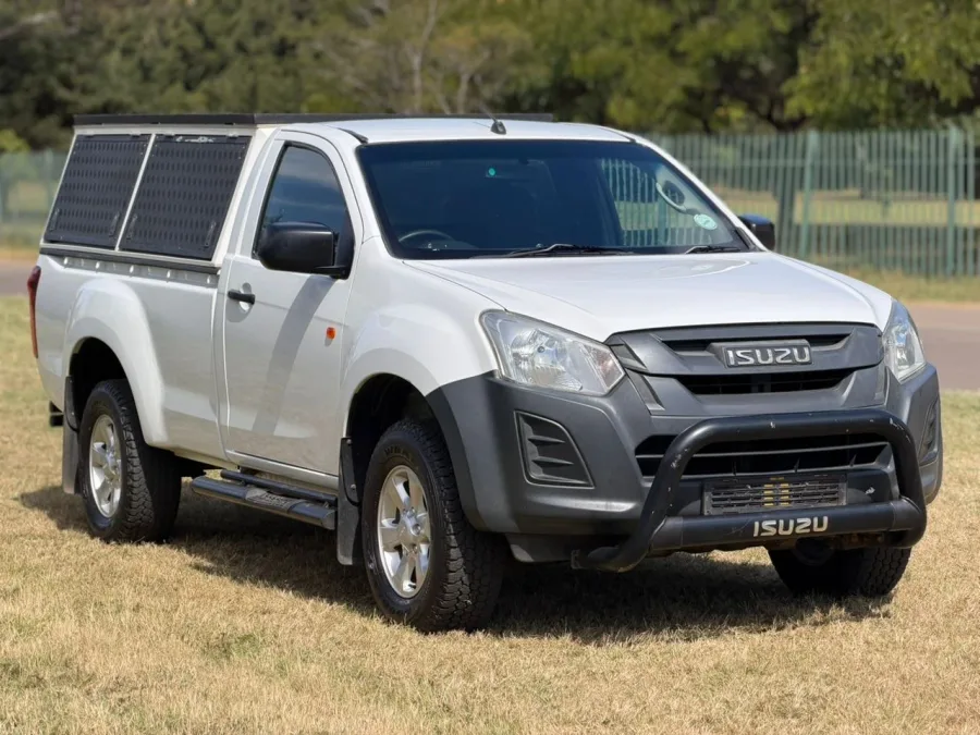 Isuzu KB250 Single Cab Bakkie with Canopy
