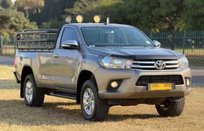 2017 Toyota Hilux Raider 4x4 Single Cab Pickup with Canopy