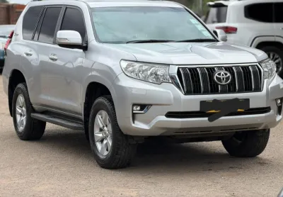 2021 Toyota Land Cruiser Prado, white, 45,000 km