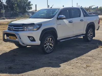 Toyota Hilux 2017 Double Cab with Bull Bar and Tonneau Cover
