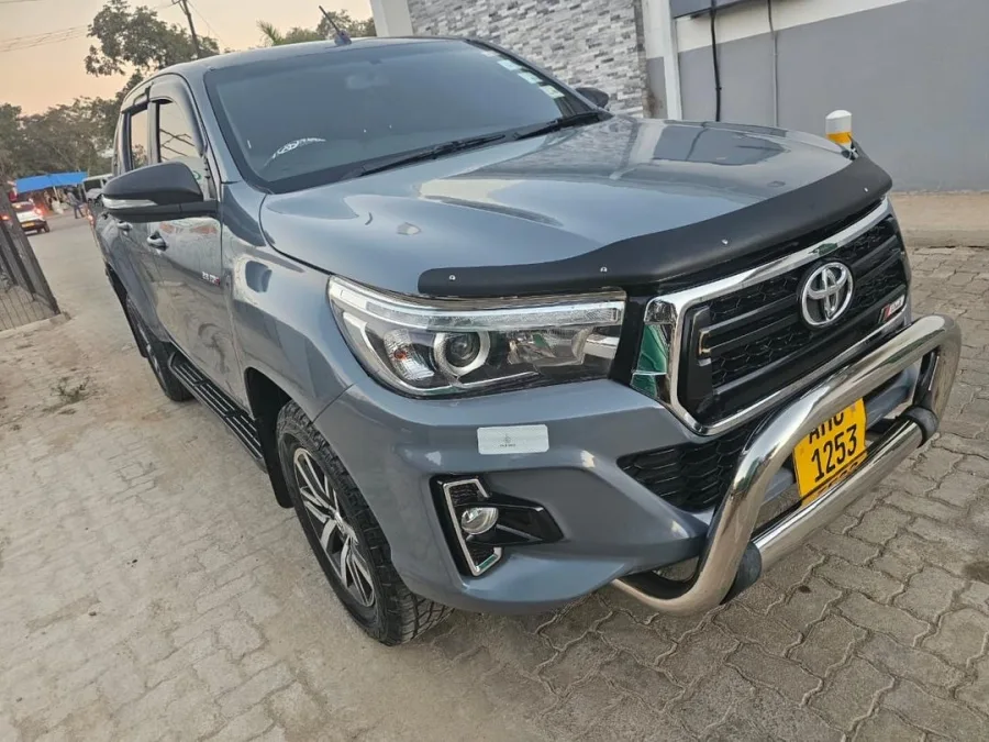 Toyota Hilux 2.8 GD6 Dakar 4x2 Automatic Pickup Truck 2019