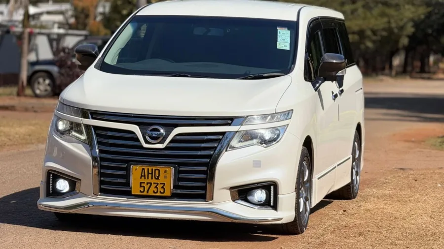 2017 Nissan Elgrand 7-seater MPV, 90,000 km, Harare CBD