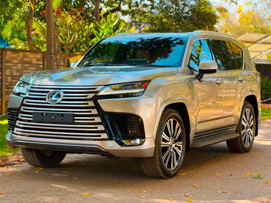 2026 Lexus LX500D – recent import, delivery mileage