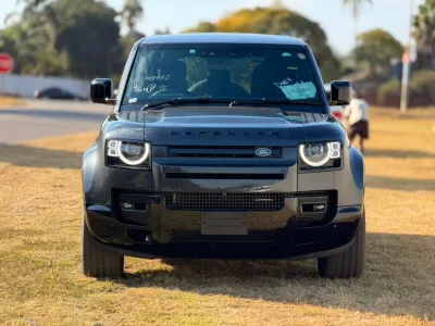 Land Rover Defender D300 X Dynamic 2024 – 7-seater, automatic, recently imported