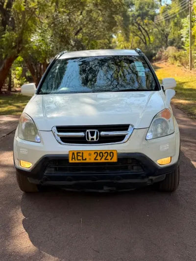 Honda CR-V 2005, automatic, 150,000 km, white, Harare