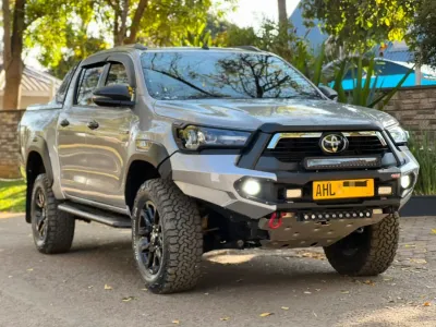 Toyota Hilux Legend 2.8 GD6 4x4 Automatic — 2022 S.A. Import