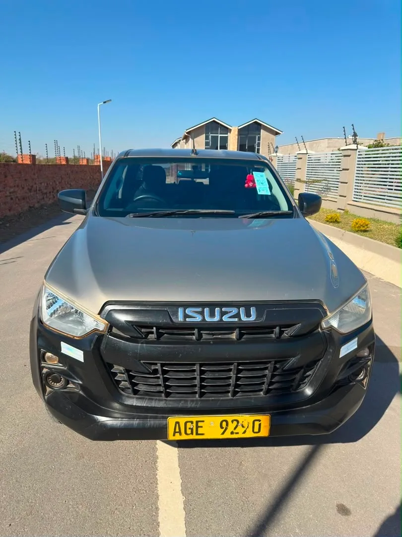 Isuzu D-Max 4x4 Double Cab 2022, 87,000 km