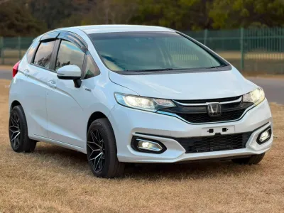 Honda Fit GP5 Hybrid 2019 – 62,000 km, Automatic, Recently Imported