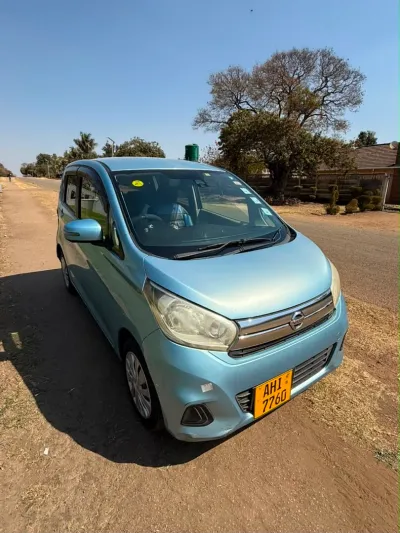 Nissan Dayz 2015, 120,000 km, automatic, light blue