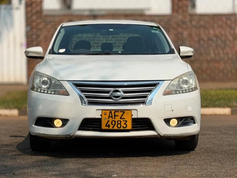 Nissan Sylphy 2013 — White sedan, 110,000 km, automatic 1.8L petrol