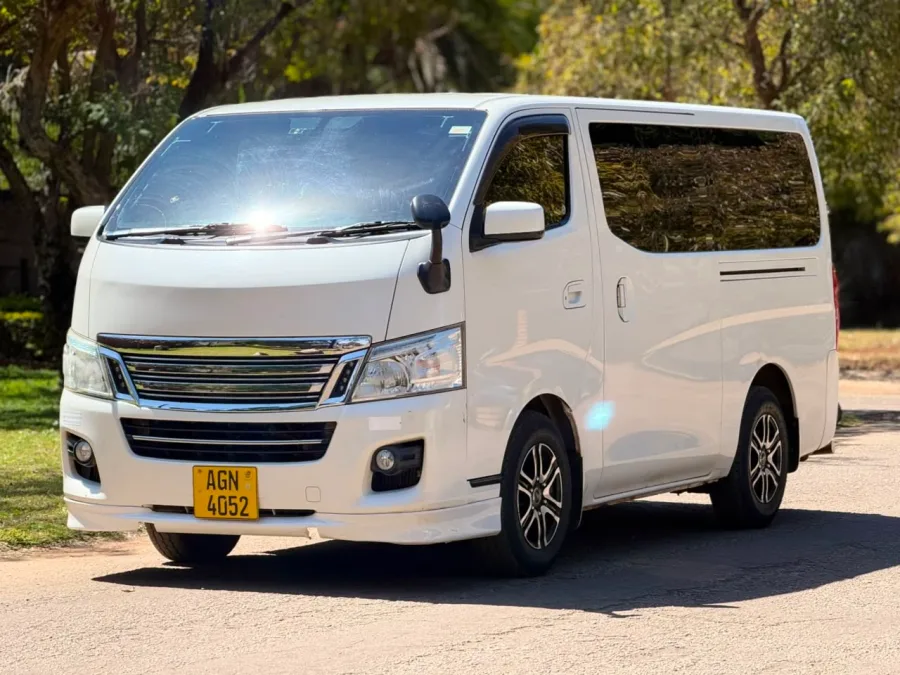 Nissan NV350 Premium GX 2017 - Clean Automatic Van