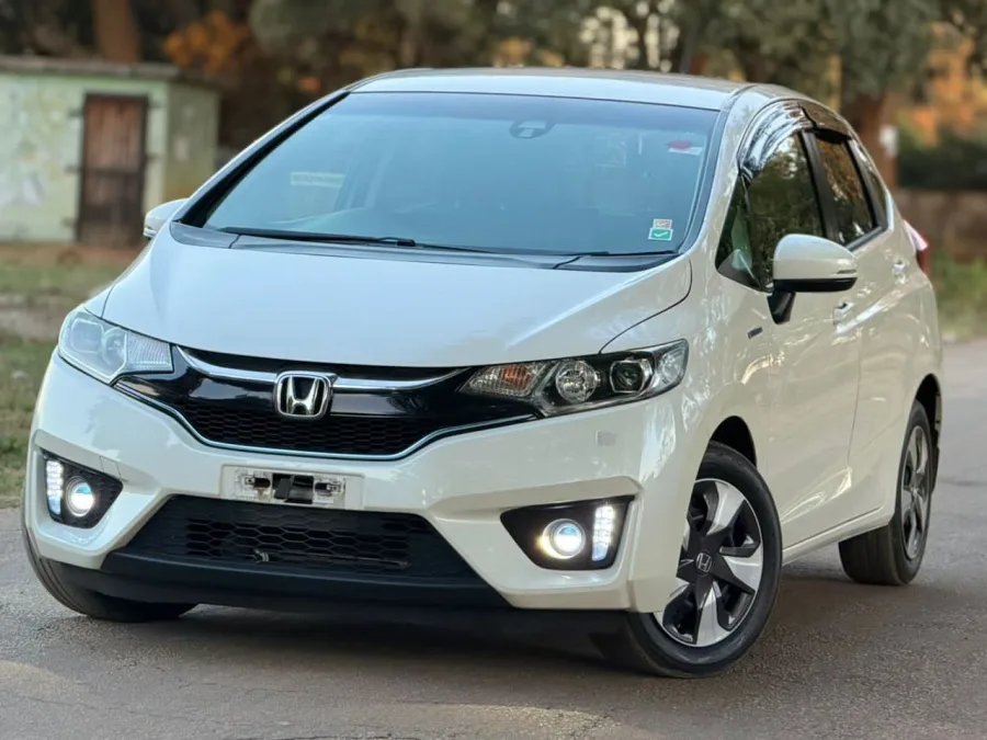 2017 Honda Fit Hybrid 1.5L Automatic – 72,000 km