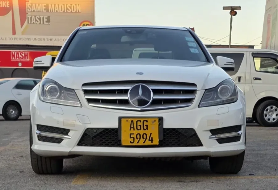 Mercedes-Benz C180 W204 Petrol Auto – 2013, 95,000 km