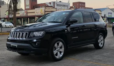 2017 Jeep Compass 2.4L Petrol – Well-Maintained Seven-Seater