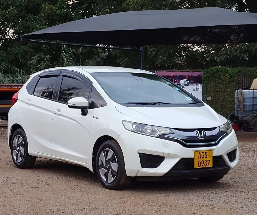 2016 Honda Fit Hybrid – reliable family hatchback, well-maintained