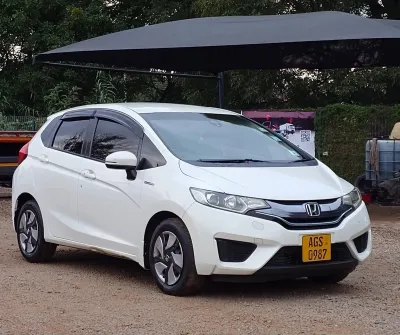 2016 Honda Fit Hybrid – reliable family hatchback, well-maintained