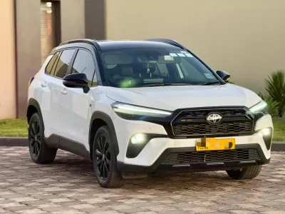 2022 Toyota Corolla Cross GR Sport Hybrid — 41,000 km