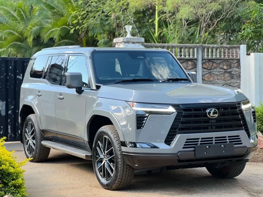 2025 Lexus GX 550 with Panoramic Sunroof and Premium Leather Interior
