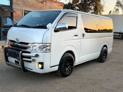 2017 Toyota Hiace Super GL 3.0L Diesel – 48,000 km