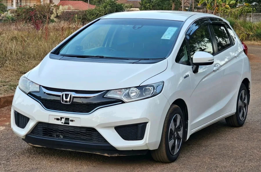 2016 Honda Fit Hybrid 1.5L — Compact hatchback, clean condition