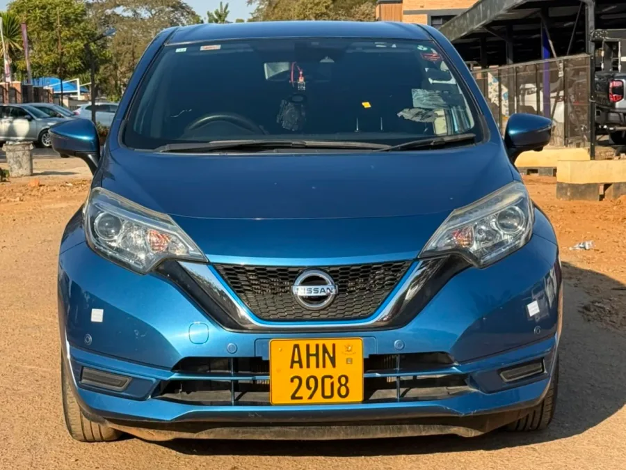 2017 Nissan Note e-Power - Blue - 86,000 km