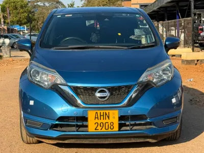 2017 Nissan Note e-Power - Blue - 86,000 km