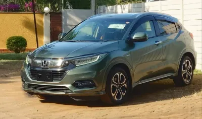 2018 Honda Vezel Hybrid 1.5 Automatic — LED Headlights, Leather Interior