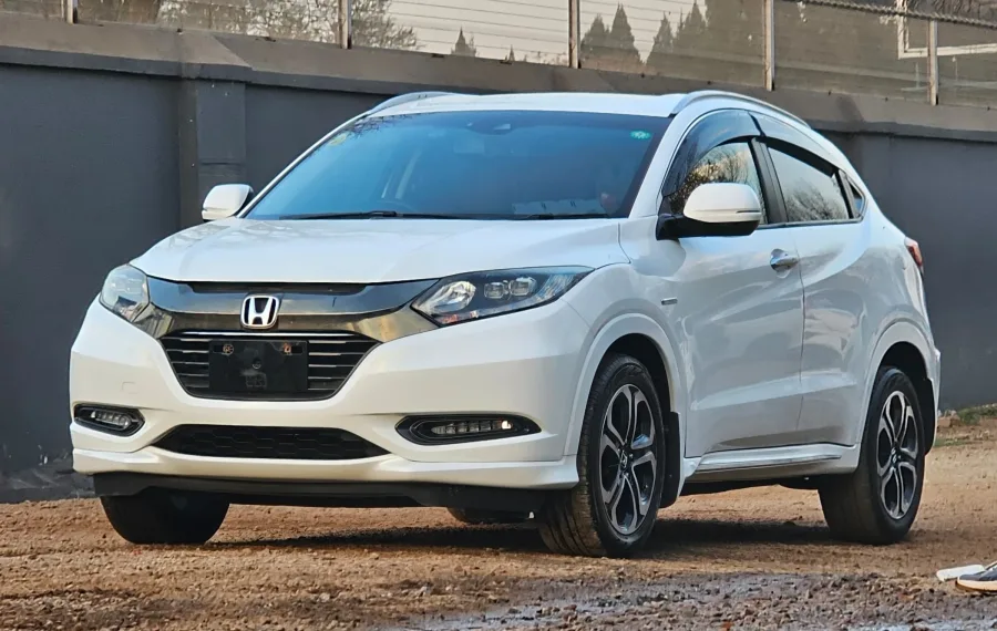 2017 Honda Vezel Hybrid Z-Package White