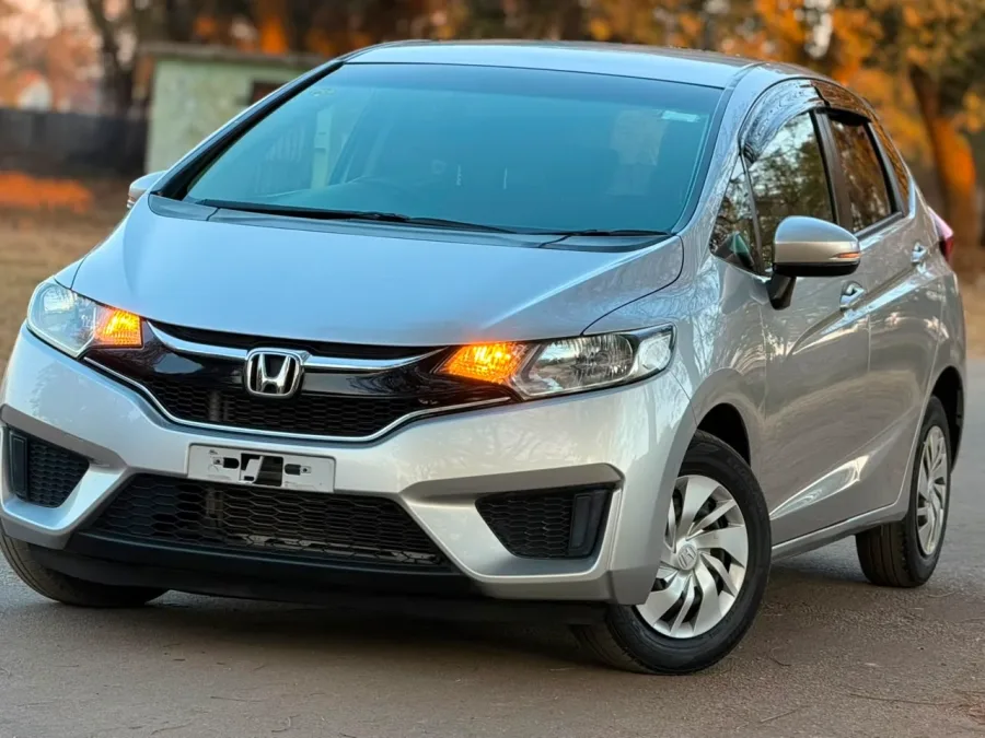 2016 Honda Fit GK3 1.3 Petrol Automatic, 60 000 km