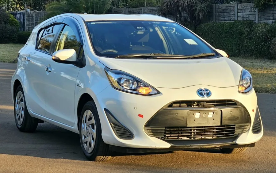 2019 Toyota Aqua Hybrid 1.5 petrol automatic