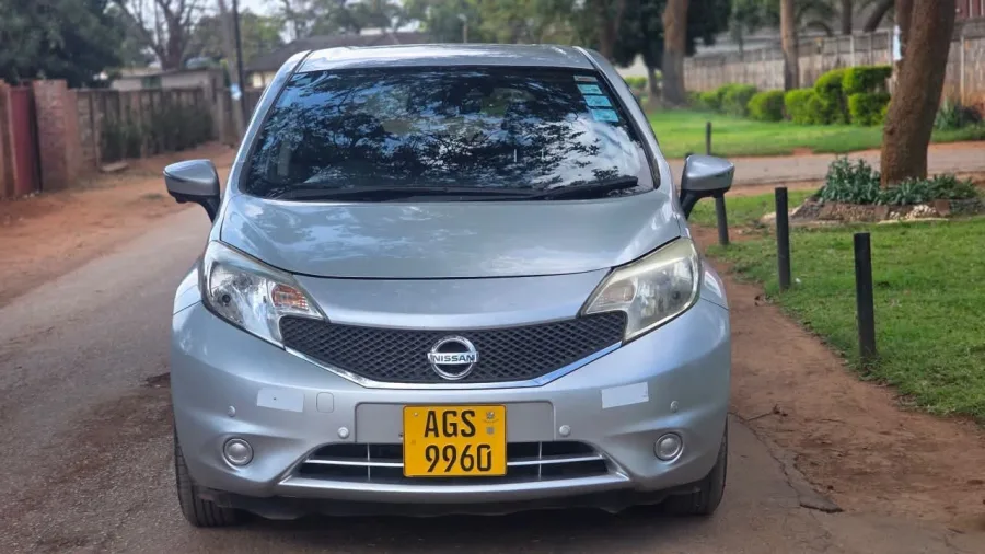 2016 Nissan Note e-POWER Automatic – 91,000 km