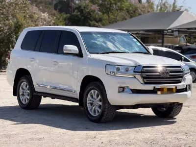 2017 Toyota Land Cruiser V8 White Automatic SUV