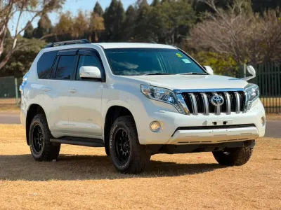 2017 Toyota Land Cruiser Prado TX Automatic – 93,580 km