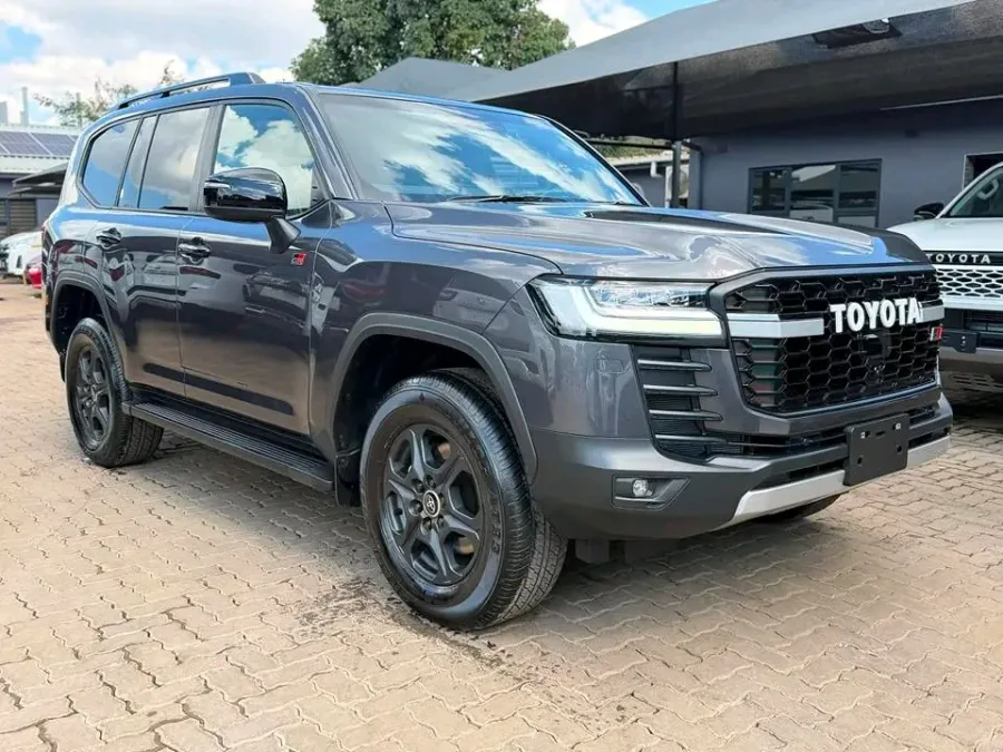 Toyota Land Cruiser 300 Series GR SPORT 3.3L Twin-Turbo Auto 4x4