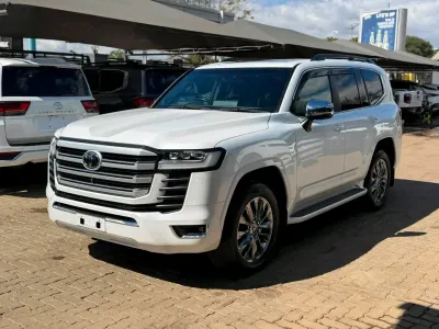 Toyota Land Cruiser 300 Series ZX, 2024, 1,400 km
