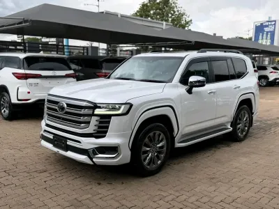 Toyota Land Cruiser 300 Series ZX, 2024, 2,000 km
