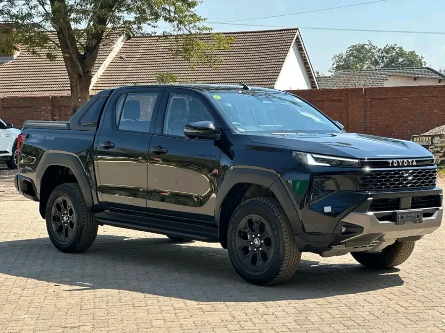 2026 Toyota Hilux Overland double cab 4x4 automatic