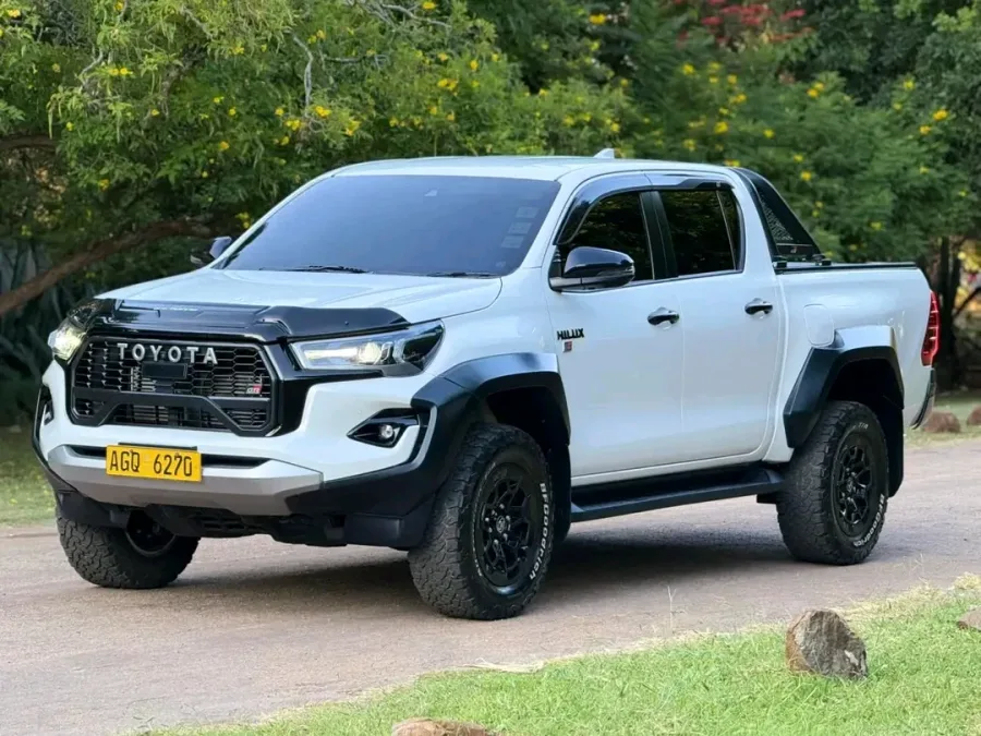 Toyota Hilux GR Sport 2025 – 23,000 km, 4x4 automatic